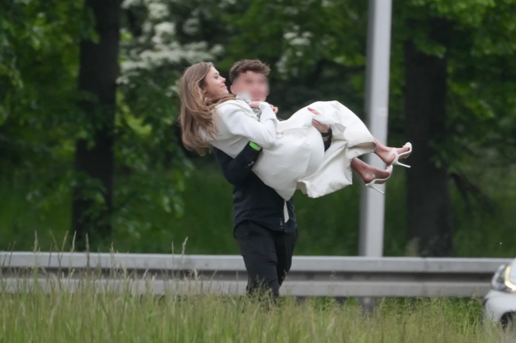 Joanna Opozda mogła czuć się zaopiekowana, a to nowość po tym co przeszła z byłym partnerem (a formalnie jeszcze mężem) Joanna Opozda mogła czuć się zaopiekowana, a to nowość po tym co przeszła z byłym partnerem (a formalnie jeszcze mężem)