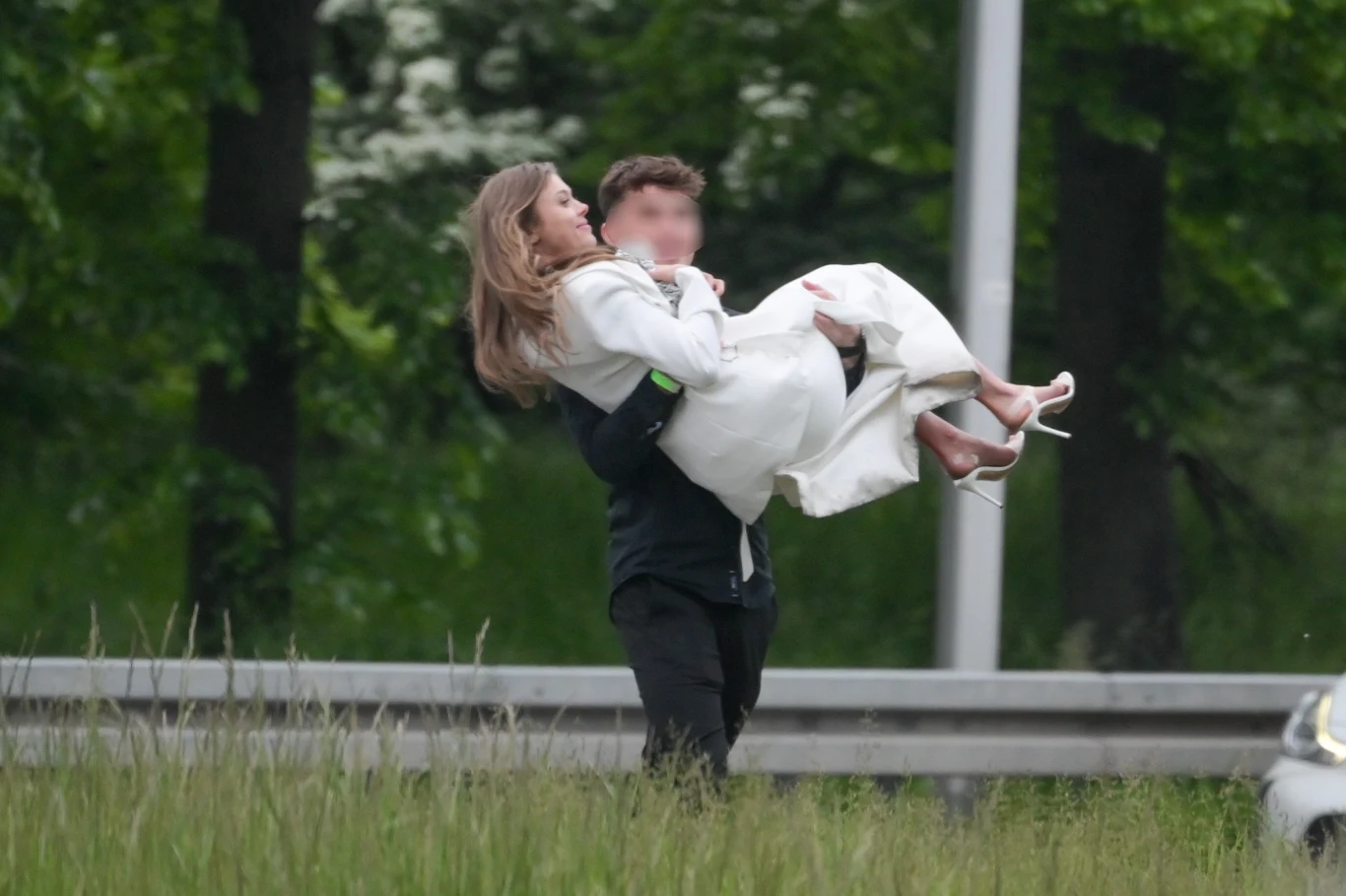 Joanna Opozda mogła czuć się zaopiekowana, a to nowość po tym co przeszła z byłym partnerem (a formalnie jeszcze mężem) Joanna Opozda mogła czuć się zaopiekowana, a to nowość po tym co przeszła z byłym partnerem (a formalnie jeszcze mężem)