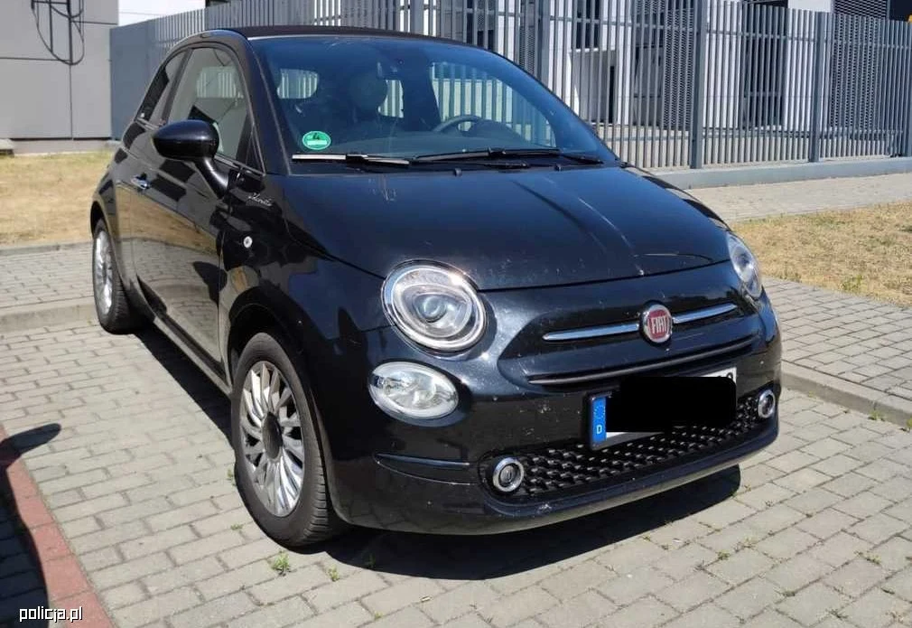 Fiat 500 widniał w systemie jako utracony na terenie Niemiec.
