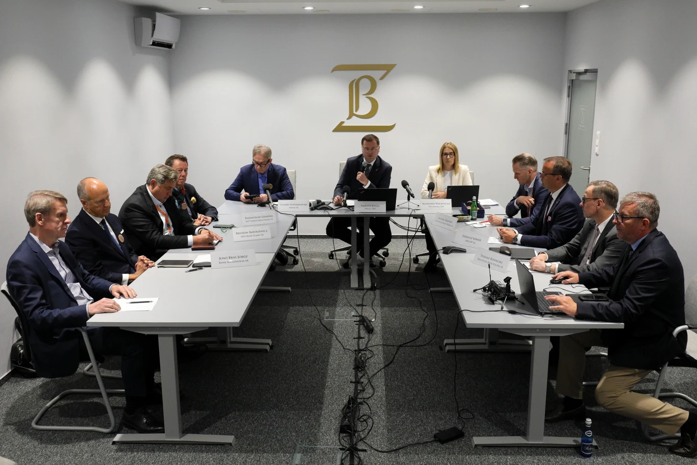 Przedstawiciele ZBP uważają, że wyrok TSUE stawia frankowiczów na uprzywilejowanej pozycji wobec kredytobiorców, którzy zaciągnęli dług w krajowej walucie Przedstawiciele ZBP uważają, że wyrok TSUE stawia frankowiczów na uprzywilejowanej pozycji wobec kredytobiorców, którzy zaciągnęli dług w krajowej walucie