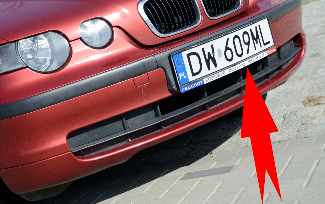 Wielu kierowców uważa, że taka tablica rejestracyjna przynosi pecha Wielu kierowców uważa, że taka tablica rejestracyjna przynosi pecha