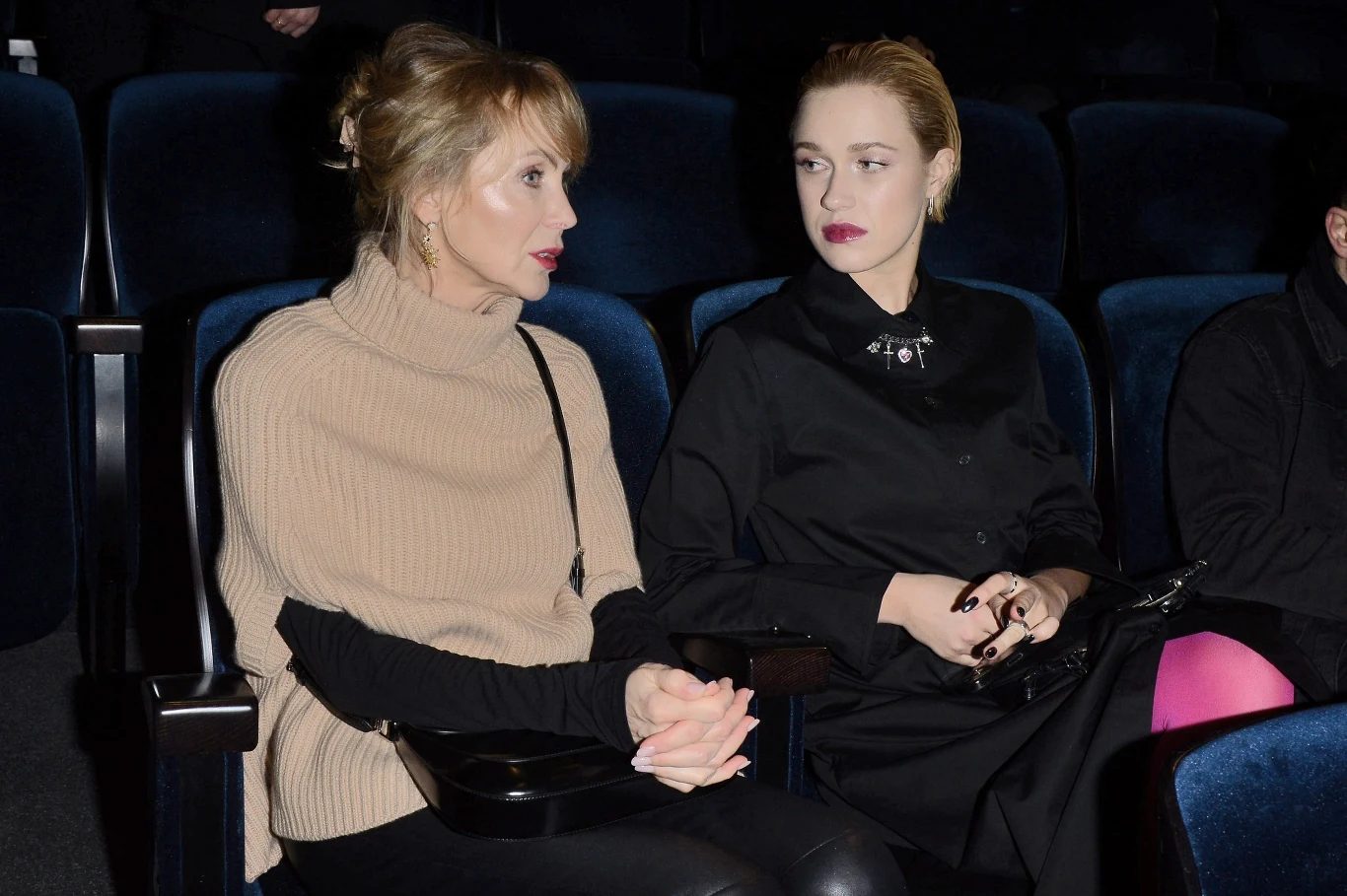 Helena Englert od dzieciństwa jest związana z teatrem i grą aktorską Helena Englert od dzieciństwa jest związana z teatrem i grą aktorską