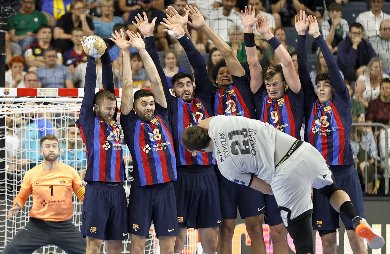 Kamil Syprzak i jego koledzy z PSG nadziali się dziś na lepiej dysponowaną Barcelonę Kamil Syprzak i jego koledzy z PSG nadziali się dziś na lepiej dysponowaną Barcelonę