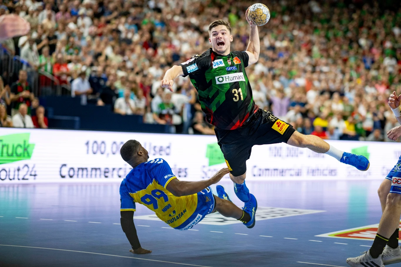 Rzuca Kay Smits, pod nim Dylan Nahi