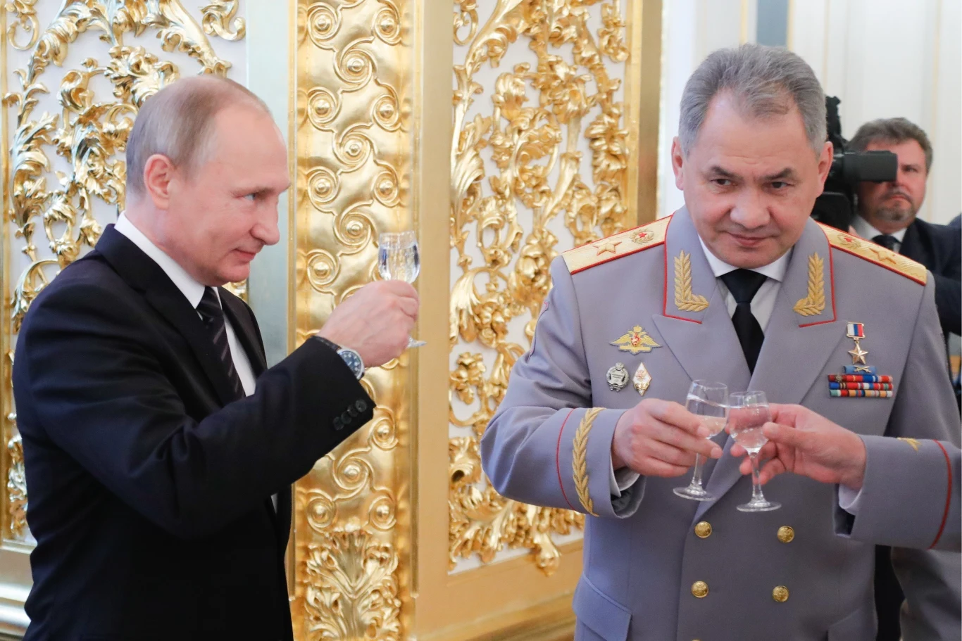 Władimir Putin i minister obrony Siergiej Szojgu Władimir Putin i minister obrony Siergiej Szojgu