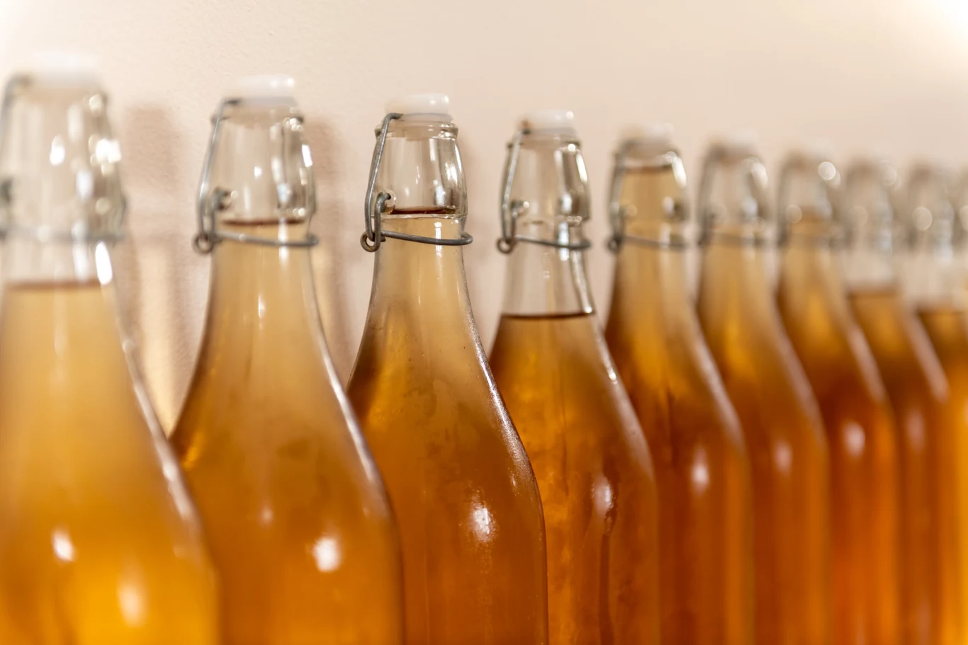 Zatrucie podrobionym alkoholem. W Iranie zmarło 14 osób Zatrucie podrobionym alkoholem. W Iranie zmarło 14 osób