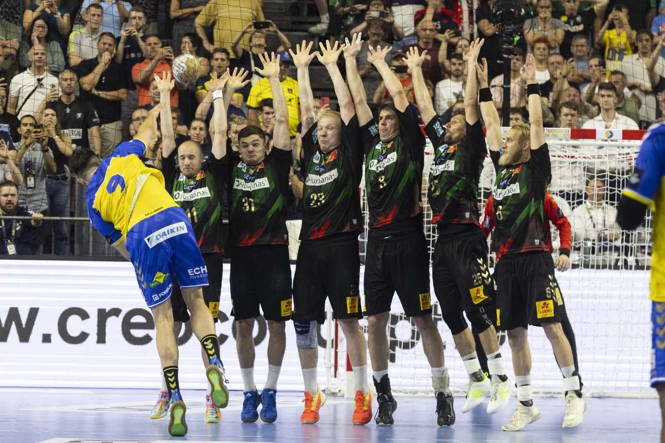 Ostatni rzut wolny Szymona Sićki - wtedy prysły marzenia kielczan...