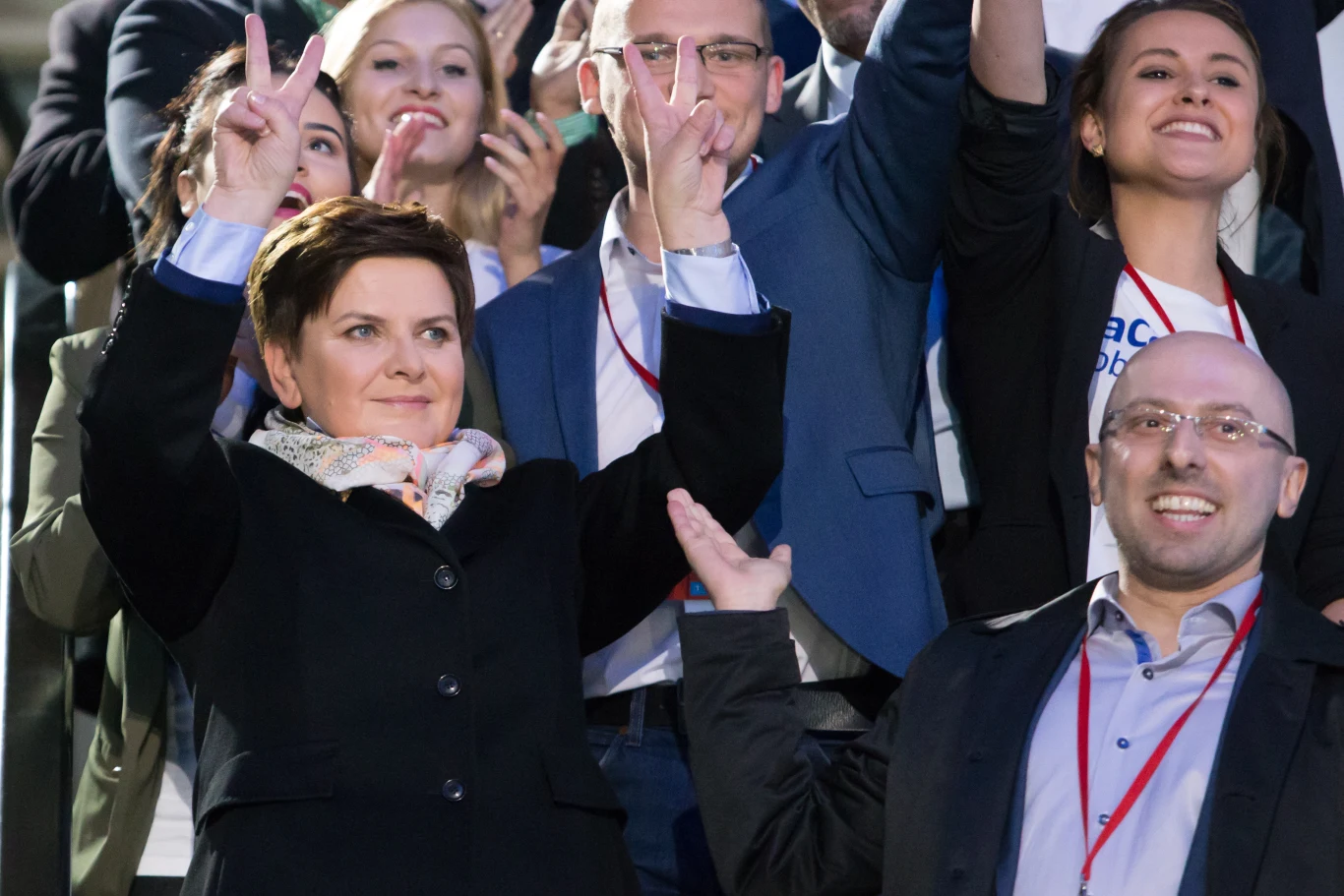 Debata liderów partii podczas kampanii wyborczej 2015 roku. Na zdjęciu Beata Szydło i Krzysztof Łapiński Debata liderów partii podczas kampanii wyborczej 2015 roku. Na zdjęciu Beata Szydło i Krzysztof Łapiński