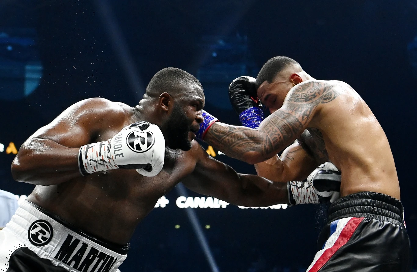 Martin Bakole w walce z Tonym Yoką Martin Bakole w walce z Tonym Yoką