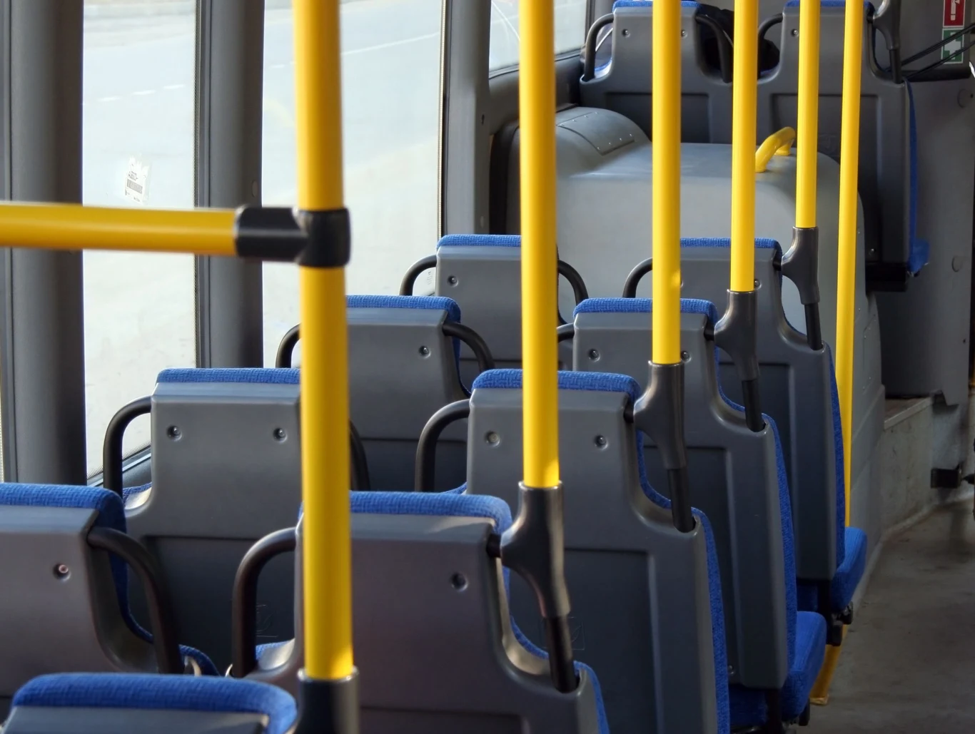 Przejazdy komunikacją miejską za darmo są przeznaczone zazwyczaj dla najstarszych Polaków Przejazdy komunikacją miejską za darmo są przeznaczone zazwyczaj dla najstarszych Polaków