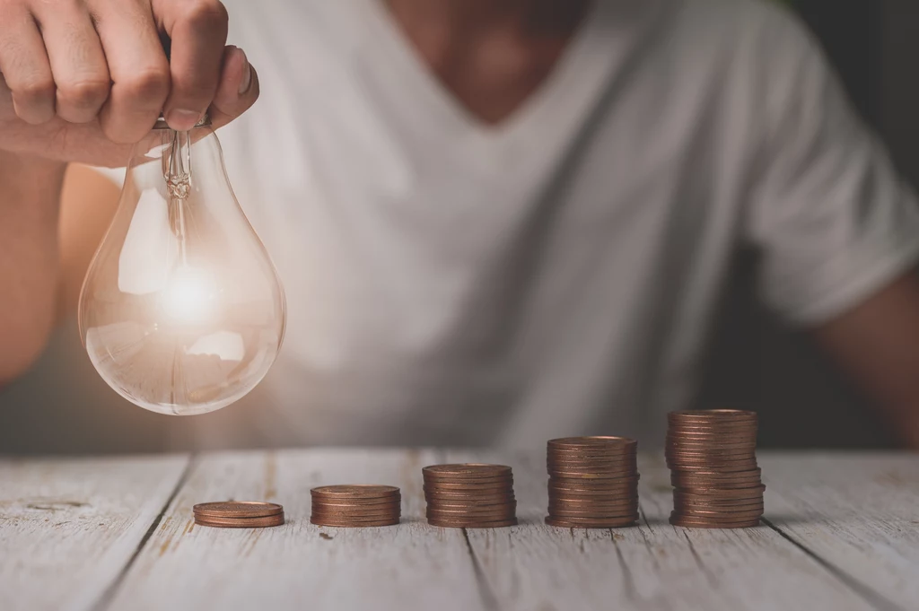 Zamrożenie cen prądu 2023. Gdzie i do kiedy złożyć wniosek o tańszy prąd?
