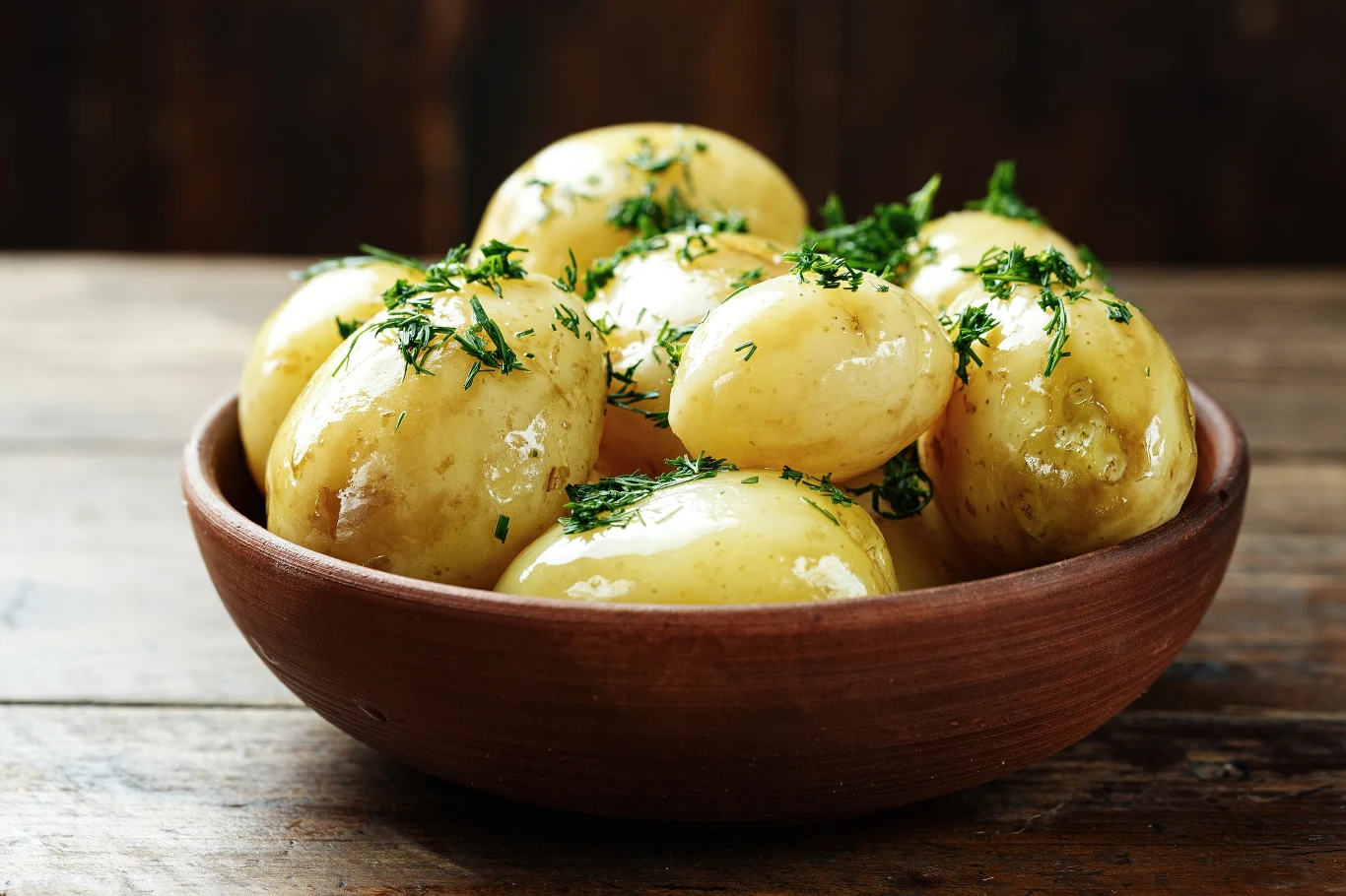 Obierasz ziemniaki? Dla zdrowia lepiej z tego zrezygnować Obierasz ziemniaki? Dla zdrowia lepiej z tego zrezygnować