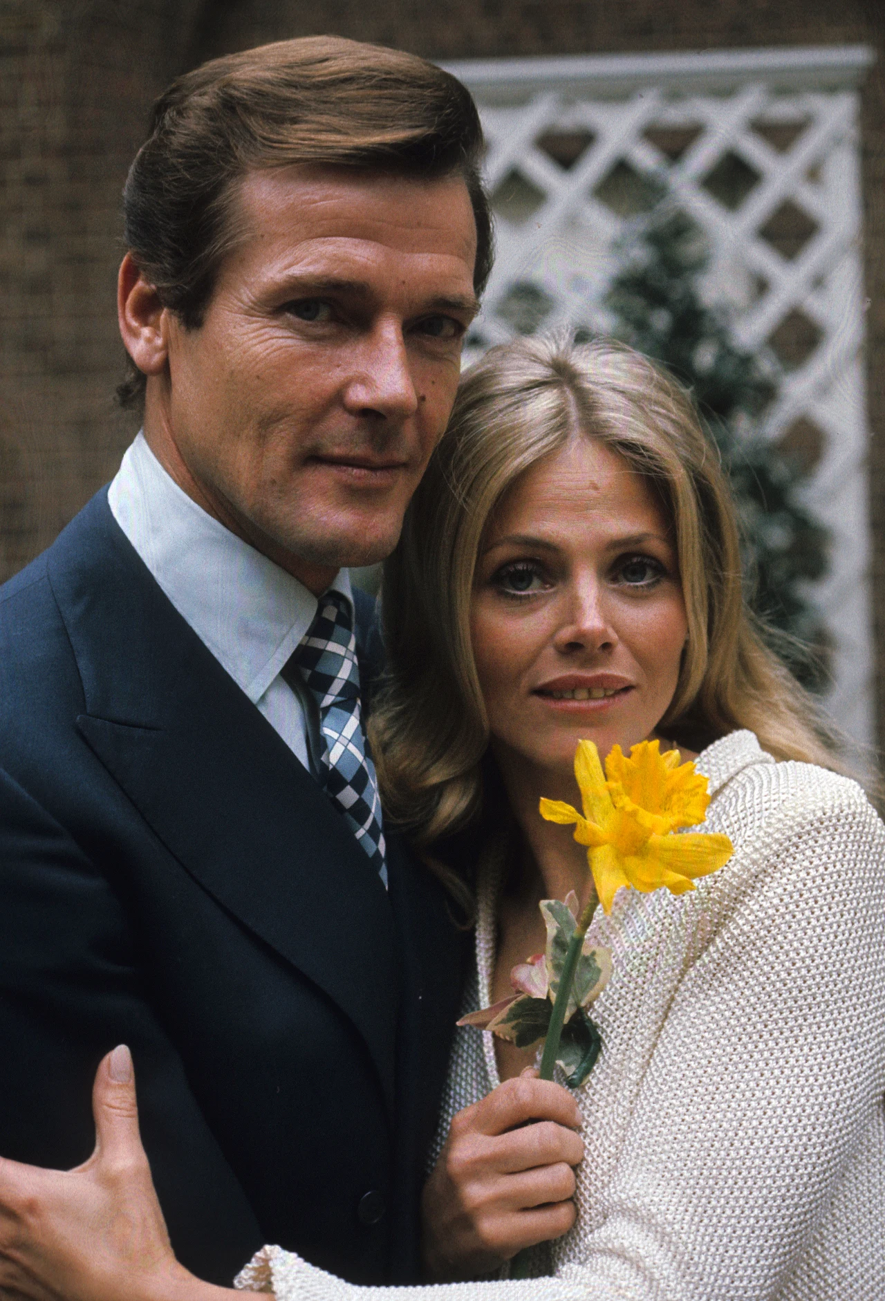 Britt Ekland i Roger Moore