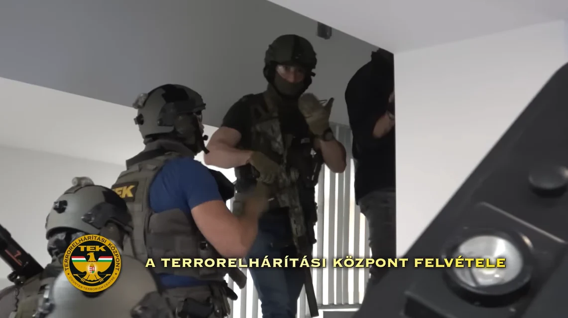Węgierska policja zatrzymała Norwega, który groził w sieci masowymi zabójstwami. Węgierska policja zatrzymała Norwega, który groził w sieci masowymi zabójstwami.