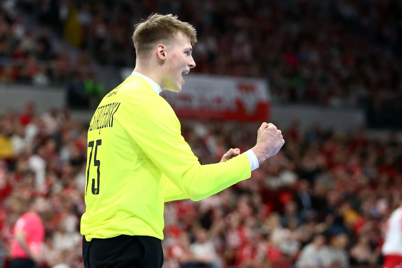 Marcel Jastrzębski nie zagrał w Magdeburgu przeciwko Wyspom Owczym, ale będzie musiał stawić czoła farerskim gwiazdom w styczniu przyszłego roku w Berlinie Marcel Jastrzębski nie zagrał w Magdeburgu przeciwko Wyspom Owczym, ale będzie musiał stawić czoła farerskim gwiazdom w styczniu przyszłego roku w Berlinie