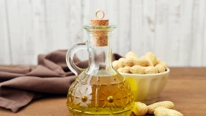Olej arachidowy świetnie nadaje się do smażenia. Na organizm podziała korzystnie, jeśli nie przesadzisz z ilością