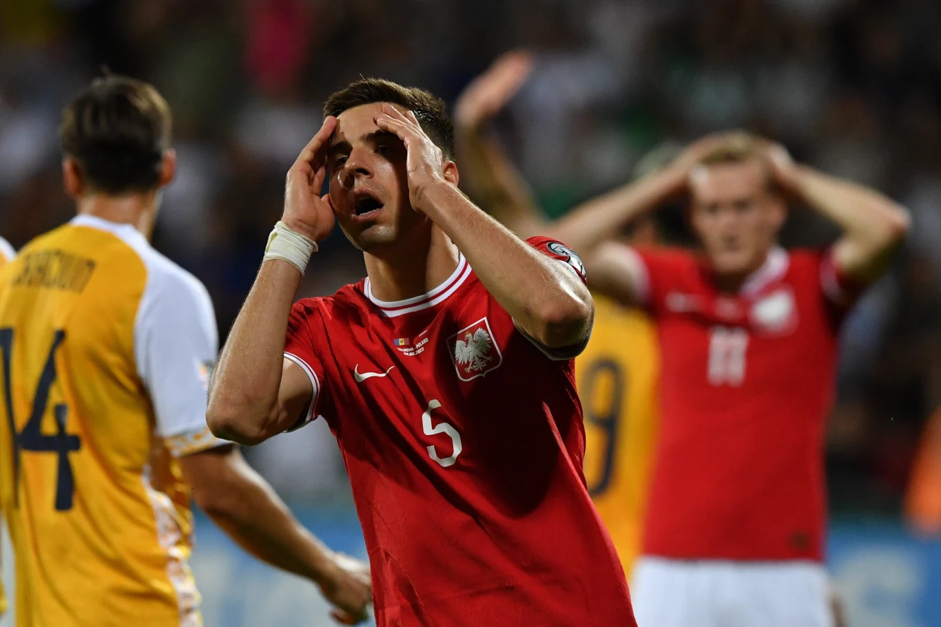 Jan Bednarek w meczu reprezentacji Polski z Mołdawią Jan Bednarek w meczu reprezentacji Polski z Mołdawią