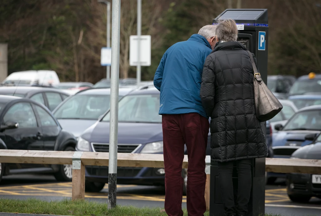 Masz starszy samochód? Na wyspach za parking zapłacisz podwójnie