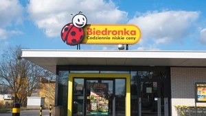 Biedronka sprzedawała zakażone truskawki. Spożycie grozi wątrobie.