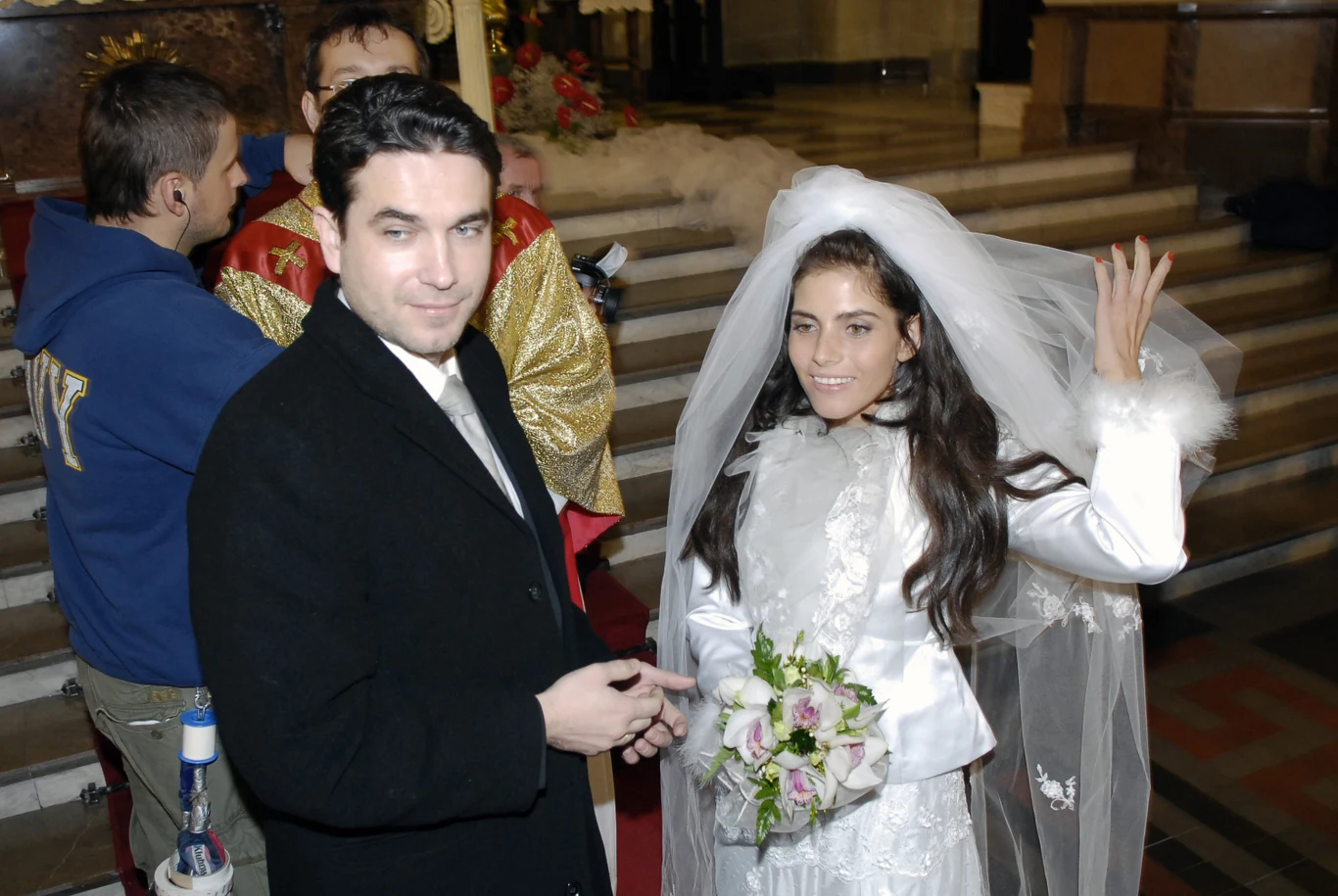 Pierwszą główną rolę, podkomisarza Sławomira "Despero" Desperskiego w "Pitbullu" Patryka Vegi , Marcin Dorociński zagrał, kiedy był już po 30-tce. Aktor miał już wtedy doświadczenie w rolach policjantów ("Vinci, "Sfora"), ale tym razem podszedł do roli z jeszcze większym zaangażowaniem. Spiłował sobie nawet ząb, by wyglądać bardziej wiarygodnie. Jednak nie to było największym poświęceniem do roli "Despera".

Najtrudniejsza była dla niego scena erotyczna, którą musiał odegrać ze swoją filmową partnerką, wcielającą się w postać Dżemmy, 20-letnią wówczas Weroniką Rosati.  "Takie sceny są w ogóle bardzo trudne, bo strasznie ciężko w nich o prawdę" - mówił po premierze. "Weronika jest dla mnie obca, ja dla niej... Na szczęście Patryk wszystkich wyprosił. Został tylko Kuba z kamerą, chłopaki od dźwięku. Warunki były komfortowe. Zabójcze za to było dążenie do prawdy w każdym ujęciu. Patryk chciał, aby scena była dokładanie taka, jaką on sobie wyobraził. Zrobiliśmy ze 30 dubli, czyli 30 razy dostałem po kilkanaście razy w twarz. Jak skończyliśmy kręcić tę scenę, byłem trochę nieprzytomny, bo Weronika nie markowała. Ale opłacało się" - tłumaczył Dorociński.