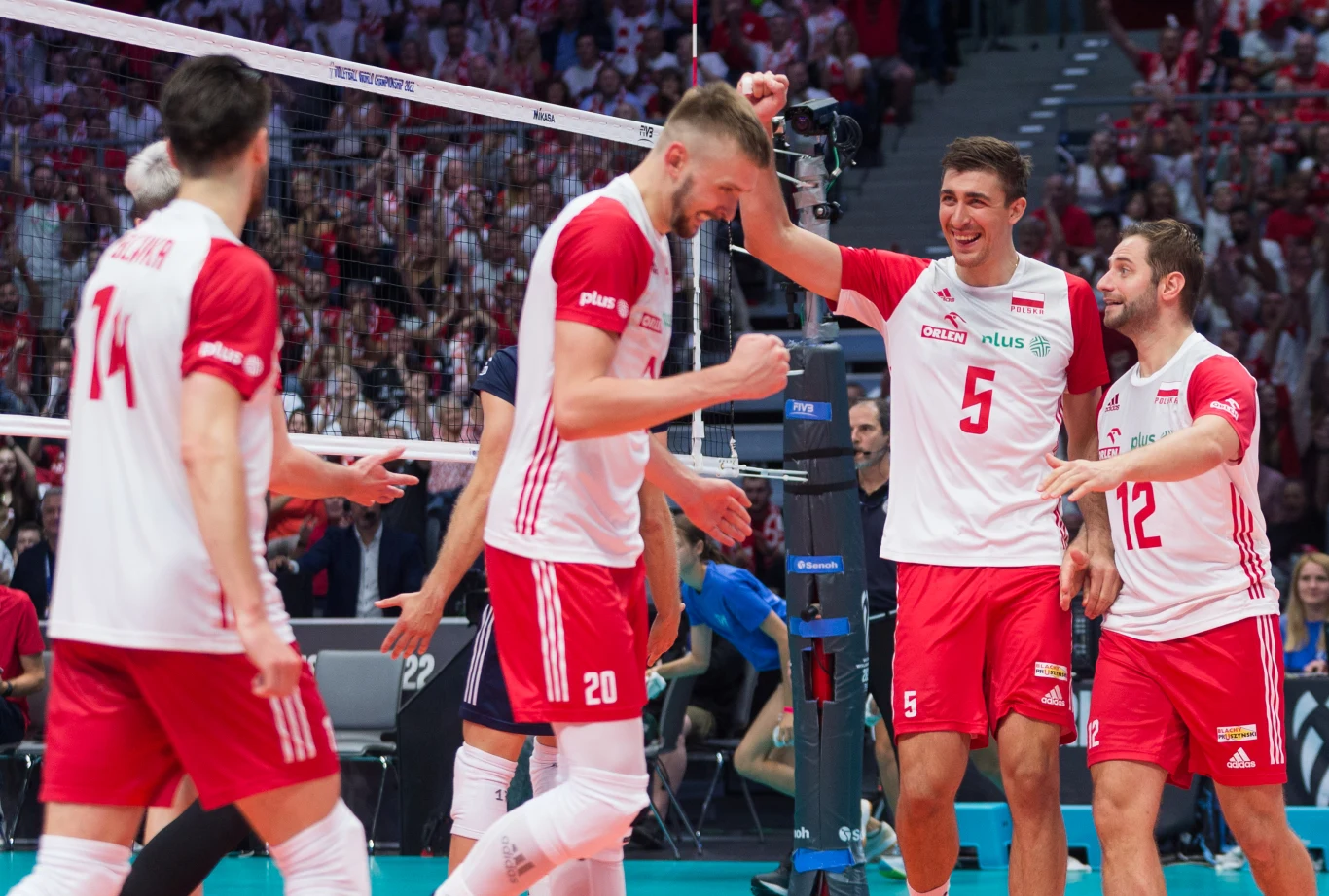 Grzegorz Łomacz (z numerem 12) w barwach reprezentacji Polski