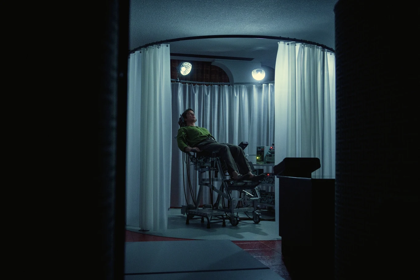 "Black Mirror"