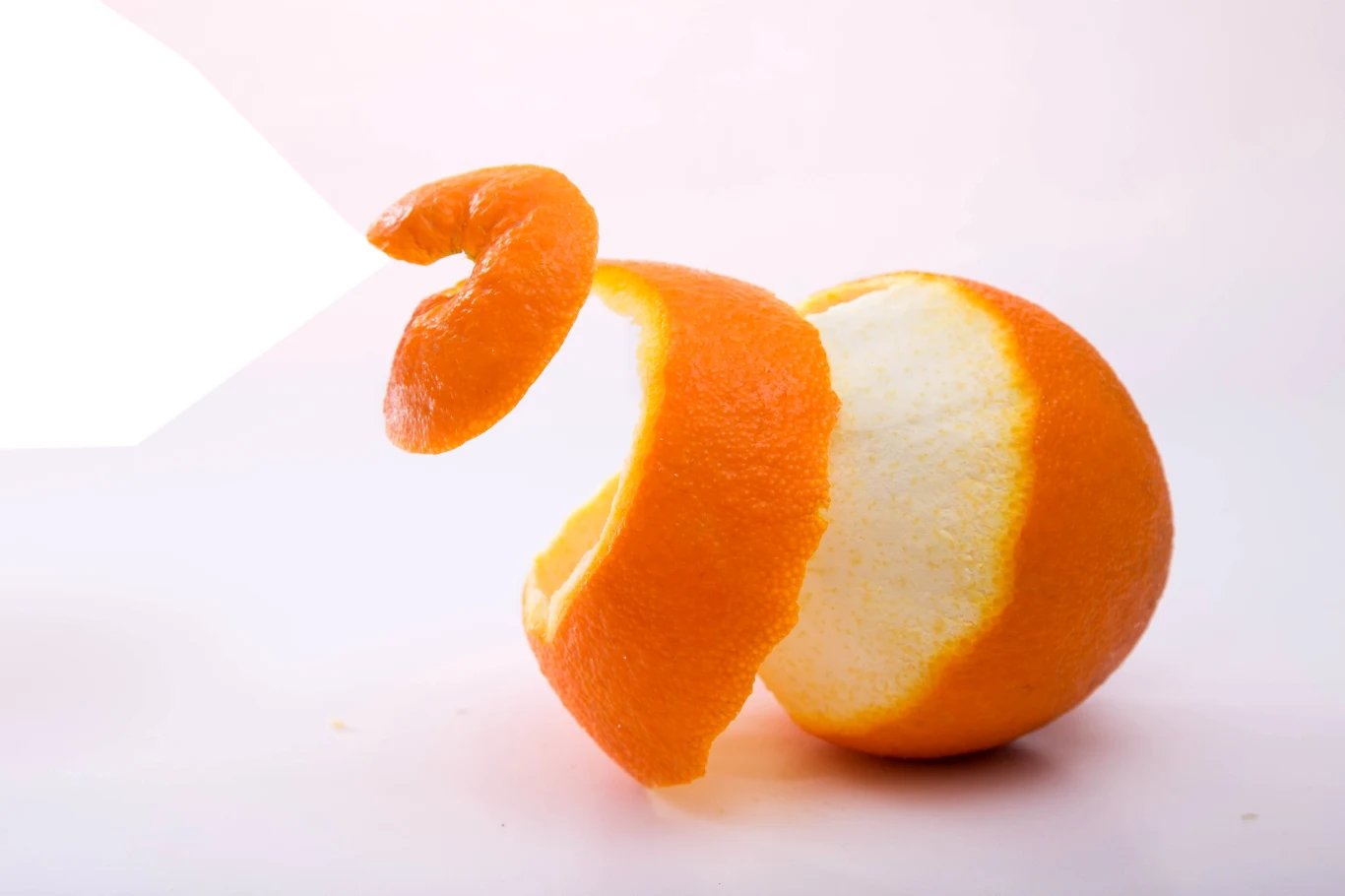 Skórka pomarańczy może być pomocna w walce z mszycami