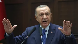 Turcja przez długi czas utrzymywała relatywnie niskie stopy procentowe w realiach bardzo wysokiej inflacji