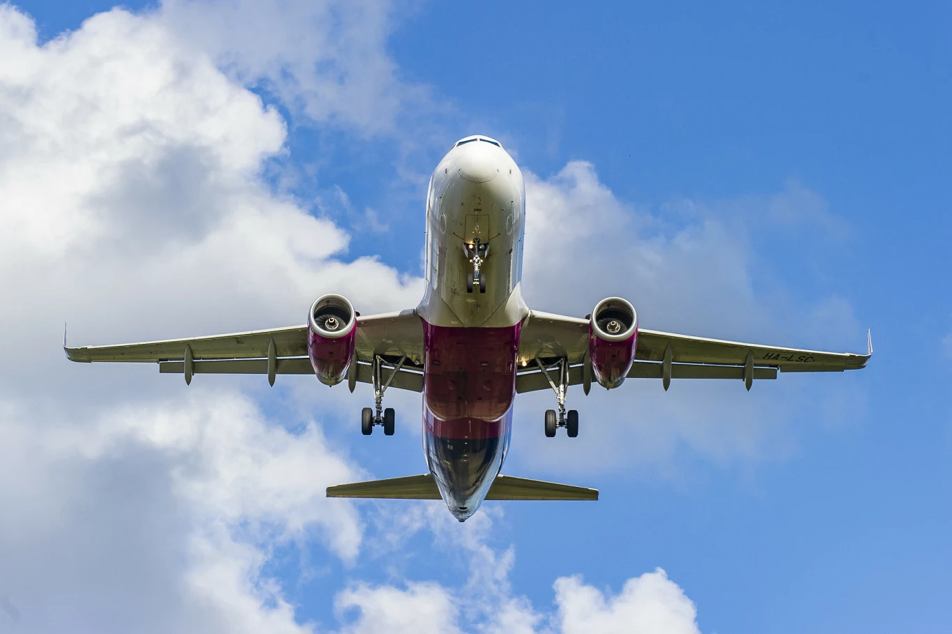 Pierwszy odrzutowiec Airbusa używający wyłącznie paliwa wodorowego powinien się wzbić w powietrze do 2035 roku Pierwszy odrzutowiec Airbusa używający wyłącznie paliwa wodorowego powinien się wzbić w powietrze do 2035 roku