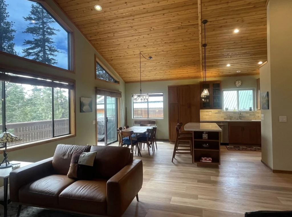 W środku dom wygląda imponująco W środku dom wygląda imponująco