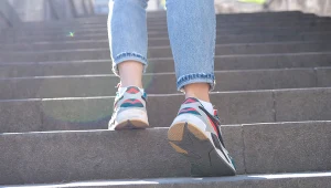 Nie tylko liczba kroków ma znaczenie dla naszego zdrowia, ale także tempo spacerowania oraz odpowiednia dieta