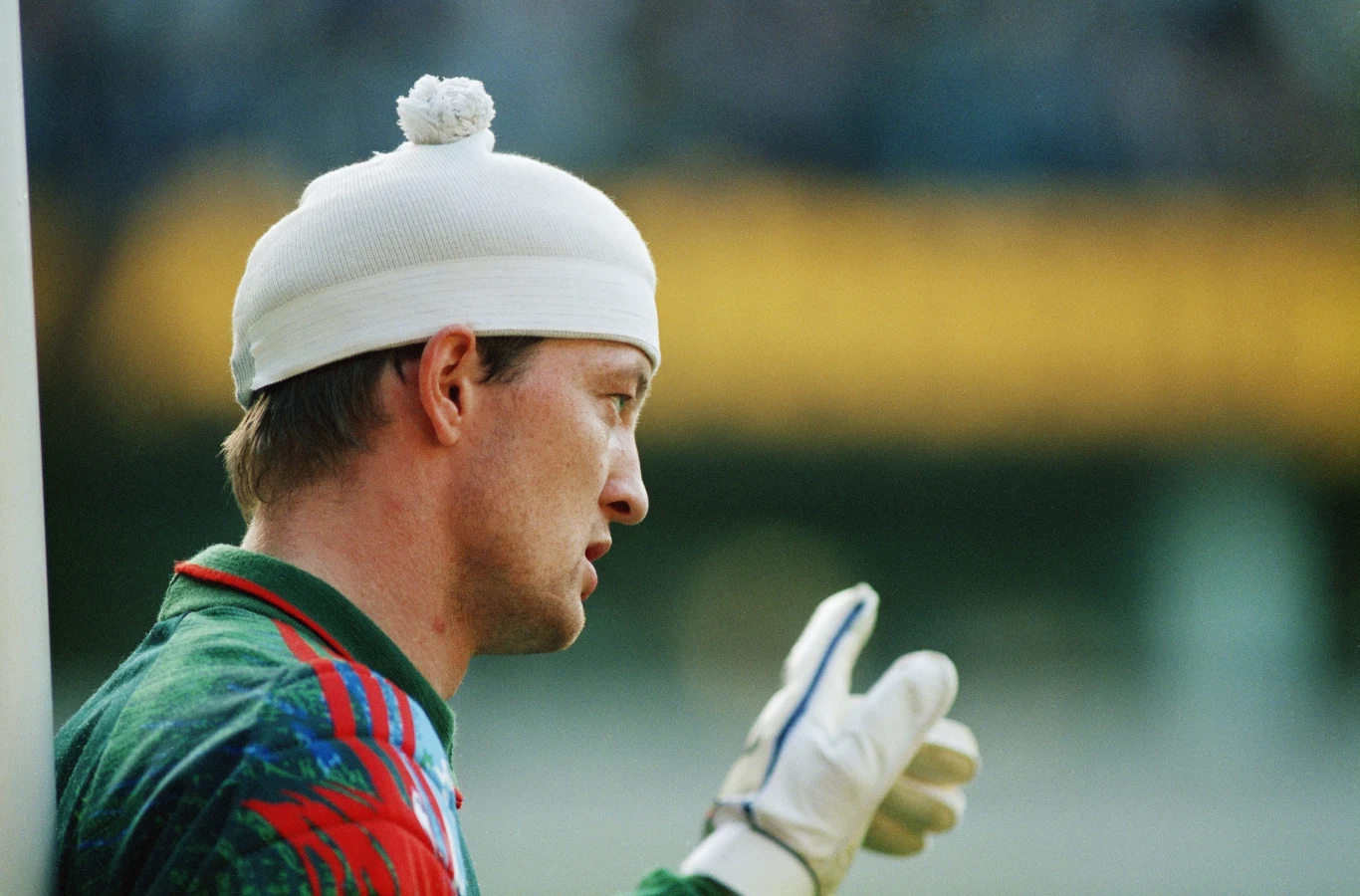 Jens Knutsen - legendarny bramkarz Wysp Owczych, który zatrzymał Austrię. Zawsze bronił w charakterystycznej czapeczce Jens Knutsen - legendarny bramkarz Wysp Owczych, który zatrzymał Austrię. Zawsze bronił w charakterystycznej czapeczce