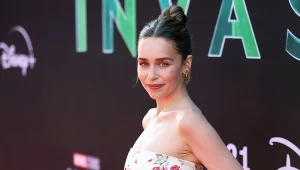 Emilia Clarke podczas premiery serialu "Tajna Inwazja"
