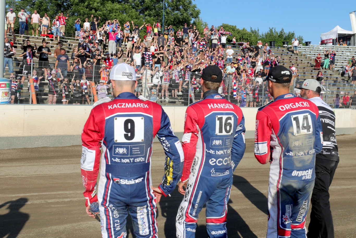 Żużlowcy Wybrzeża Gdańsk dziękują kibicom za doping