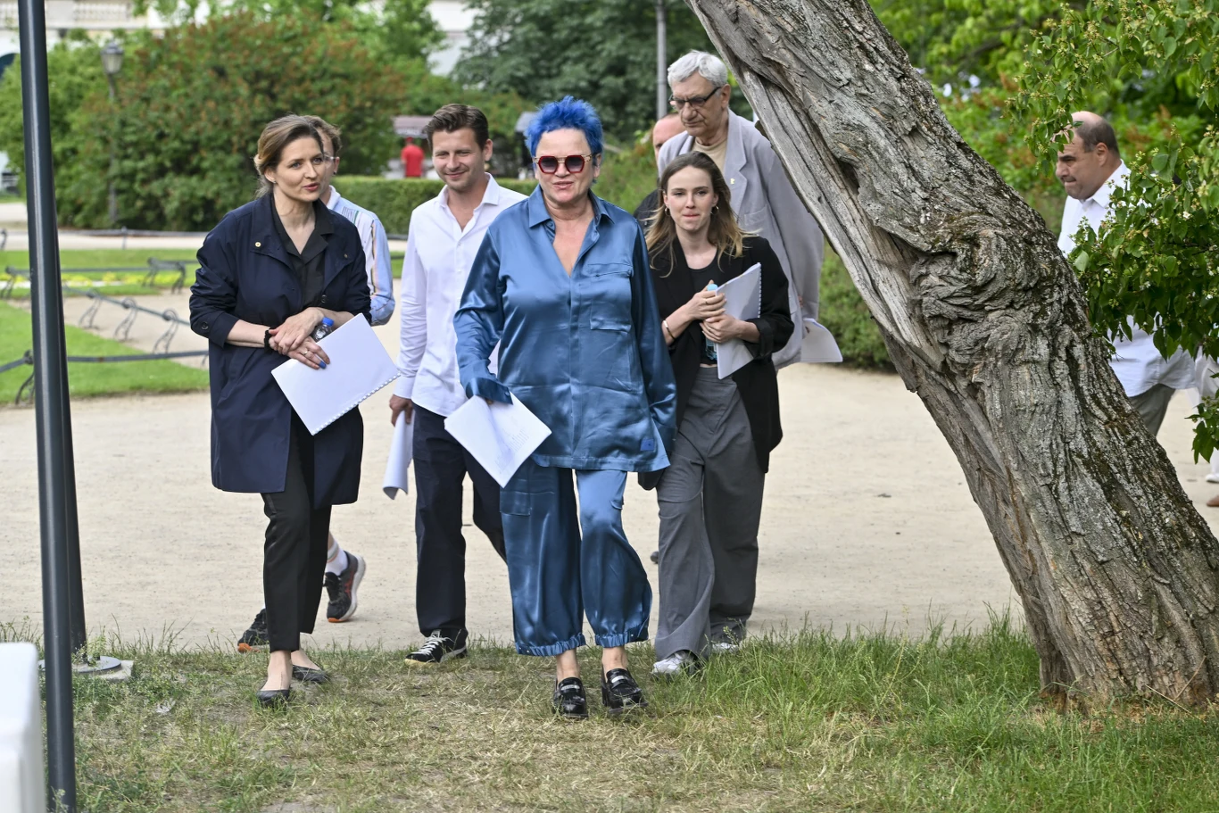 Katarzyna Figura w błękitnej... piżamie i z błękitnymi włosami