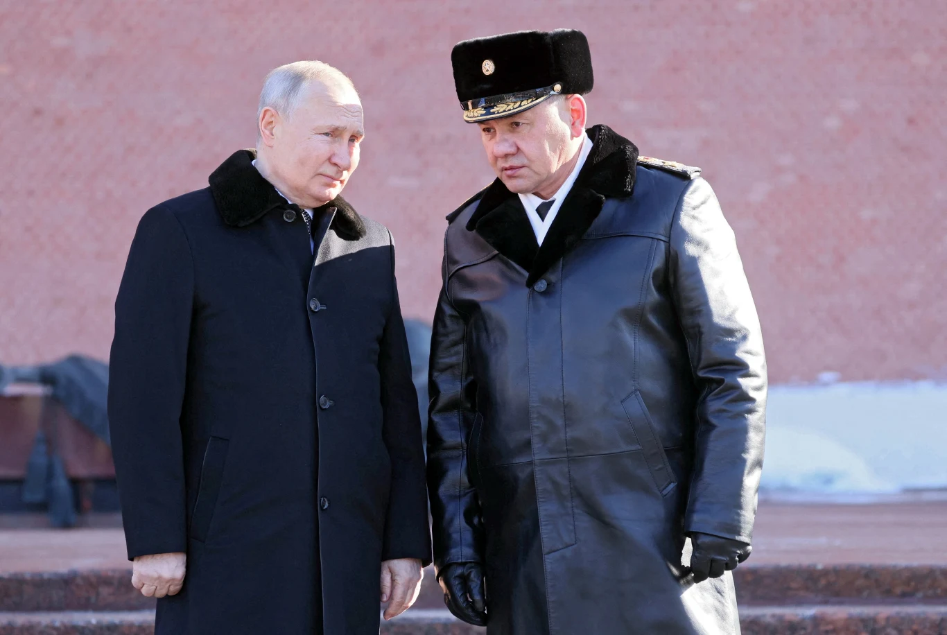 Prezydent Rosji Władimir Putin i minister obrony Siergiej Szojgu Prezydent Rosji Władimir Putin i minister obrony Siergiej Szojgu