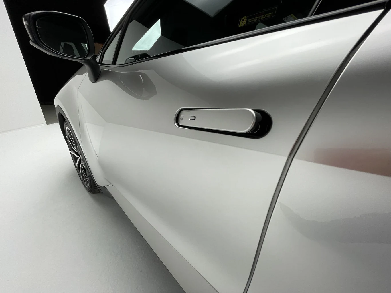 Żeby pociągnąć za klamkę, trzeba ją najpierw wcisnąć Żeby pociągnąć za klamkę, trzeba ją najpierw wcisnąć