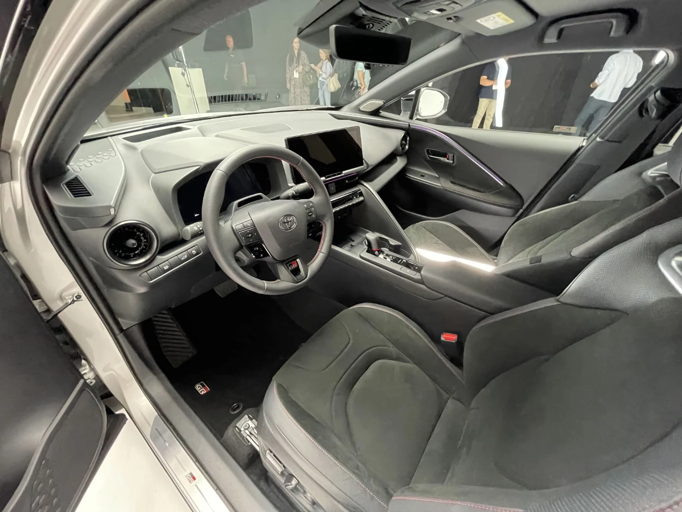 Wnętrze nowej Toyoty C-HR Wnętrze nowej Toyoty C-HR