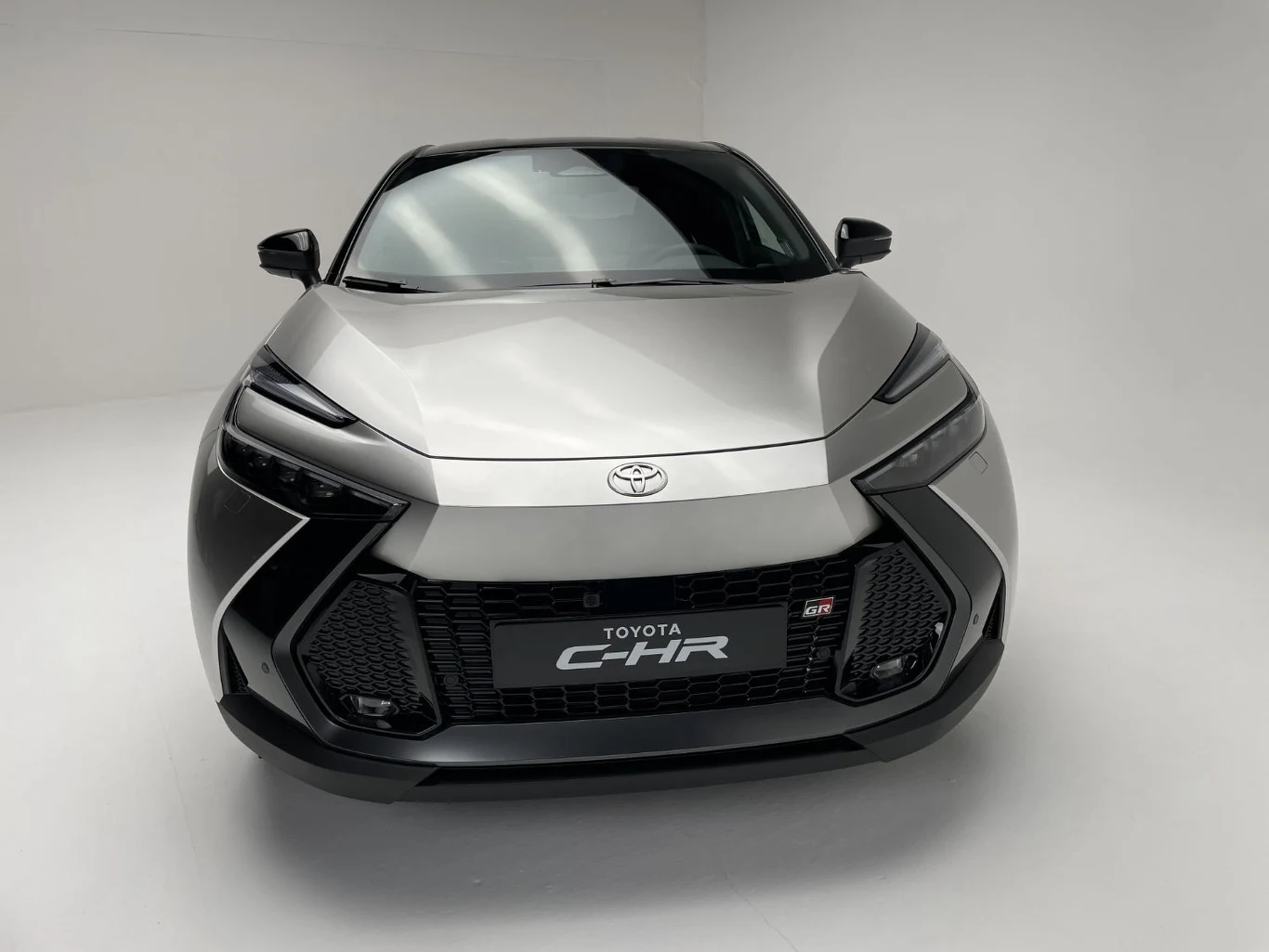 Pod maską nowego C-HR-a pracować będą wyłącznie hybrydy Pod maską nowego C-HR-a pracować będą wyłącznie hybrydy