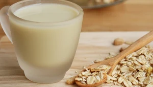 Wystarczą płatki i woda. Ta mikstura z TikToka może powstrzymać podjadanie