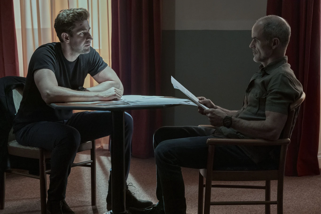 John Krasinski i Michael Kelly w serialu "Jack Ryan" John Krasinski i Michael Kelly w serialu "Jack Ryan"