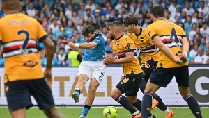 Piłkarze Sampdorii, tutaj w meczu z Napoli, będą mieć nowego trenera