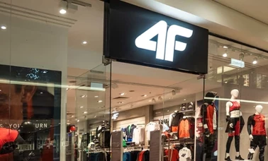 4F powraca z nowymi sklepami sezonowymi w kurortach wakacyjnych