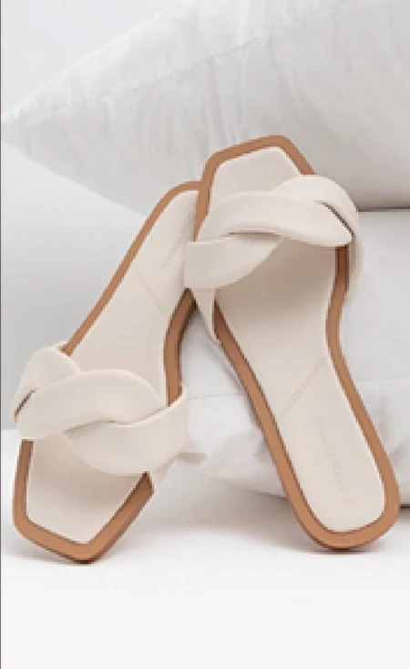 Klapki damskie Stradivarius