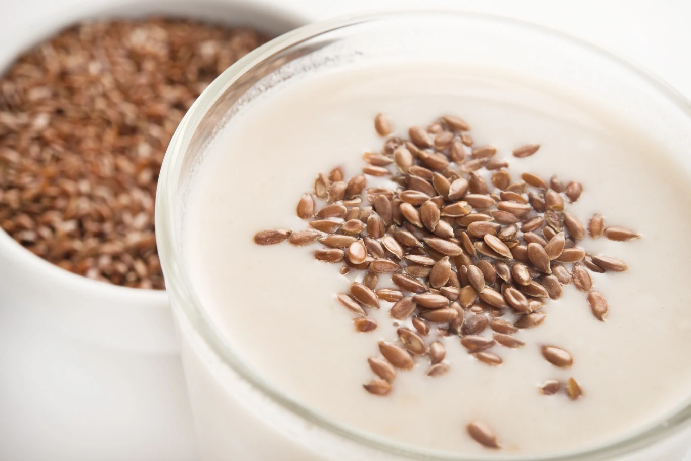 Kefir z siemieniem lnianym warto pić każdego dnia przez okres trzech tygodni
