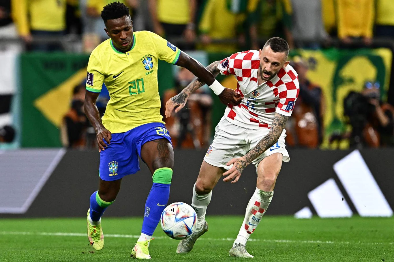 Vinicius w walce z Marcelo Brozoviciem - mistrzostwa świata w Katarze