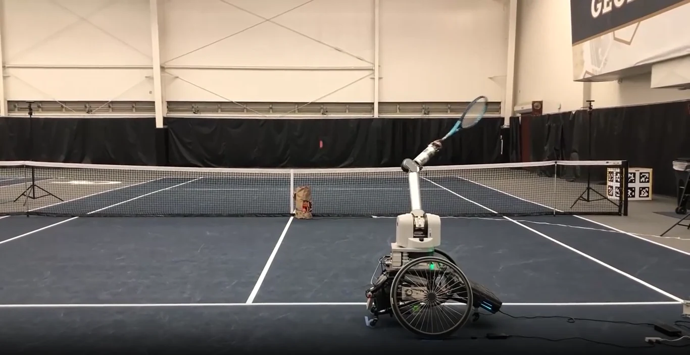 "ESTHER", czyli najnowocześniejszy robot grający w tenisa