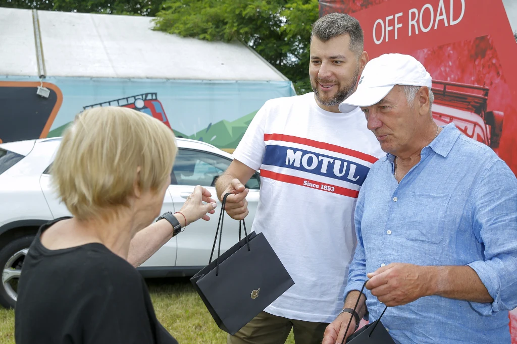 Na wydarzeniu nie mogło zabraknąć Karola Strasburgera, weterana tych rozgrywek. W tym roku, zamiast żony Małgosi, towarzyszył mu Bartosz Weremczuk, szwagier i znany detektyw