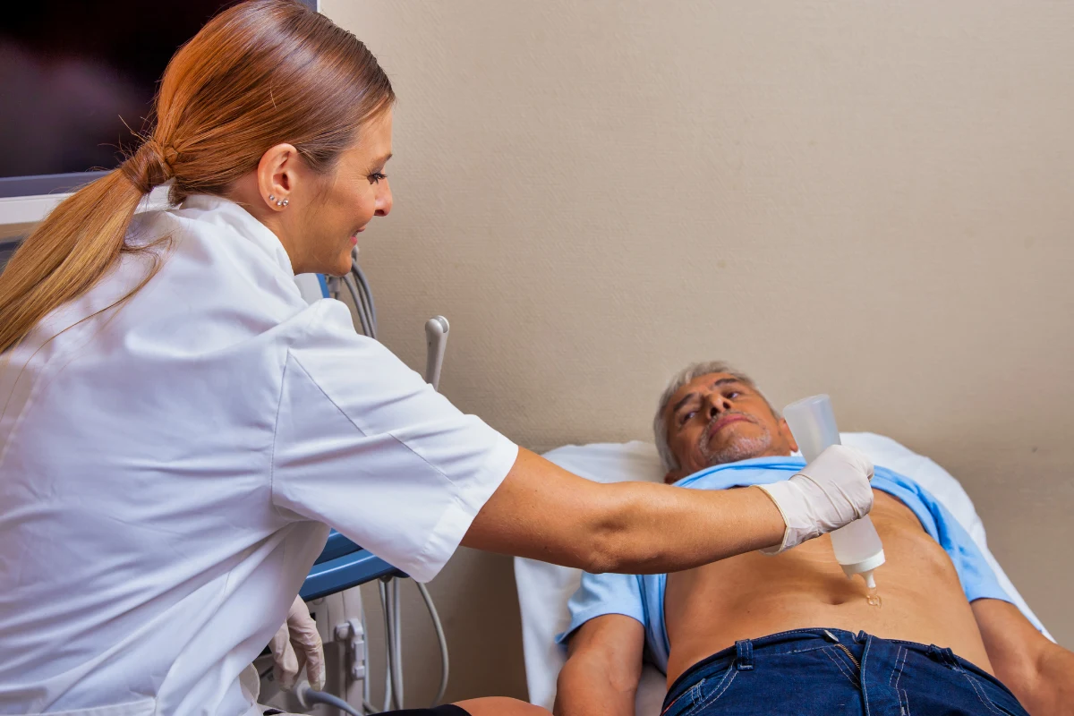 Wielu pacjentów, którzy doświadczają kolki nerkowej, zgłaszają się na szpitalny odział ratunkowy