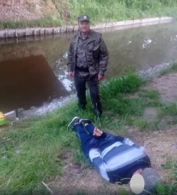 Kłusownik przyłapany na gorącym uczynku przez Straż Rybacką.